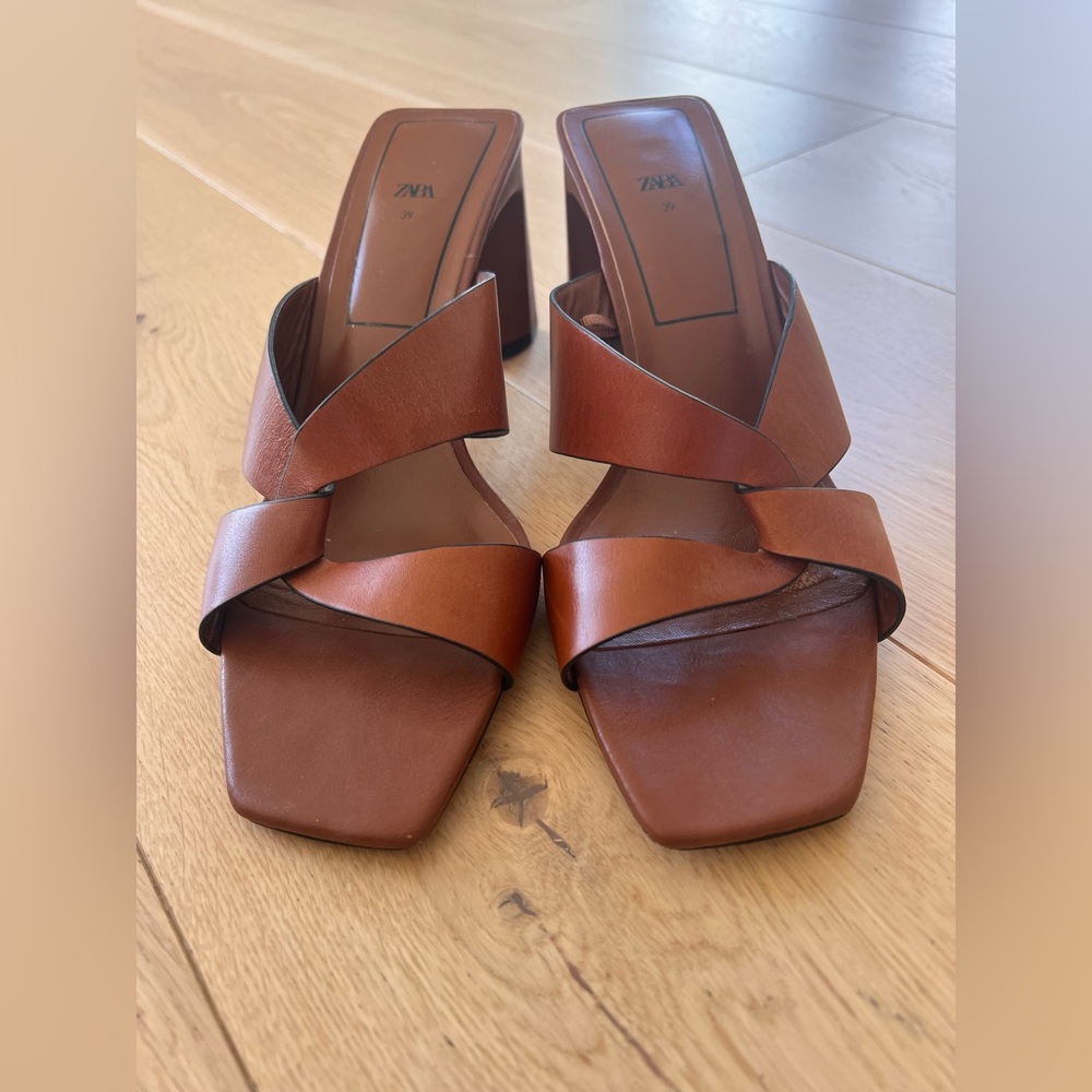 🔥🔥 ZARA Brown Leather Crossover Block Heel Mules – Size 39